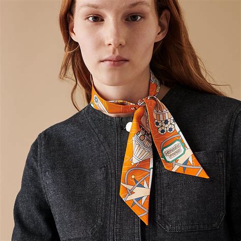 how to wear hermes twilly scarf|hermes twilly scarf price.